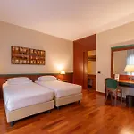 فندق Raffaello 4*