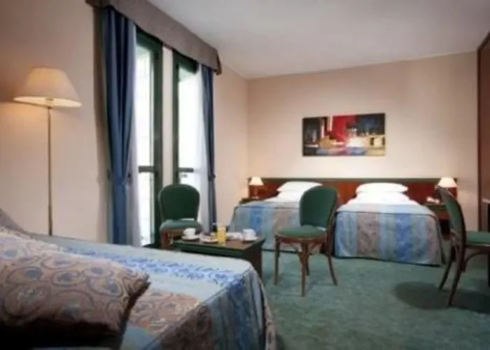 拉斐尔酒店 米兰