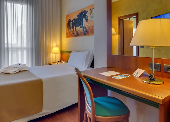 拉斐尔酒店 米兰