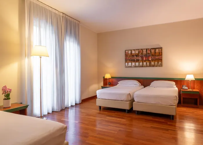 拉斐尔酒店 4* 米兰